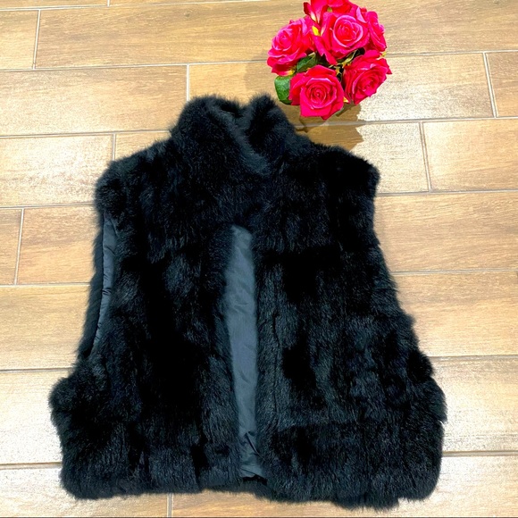 Blk Faux Fur Vest (Size M)?🌹 - Picture 5 of 13